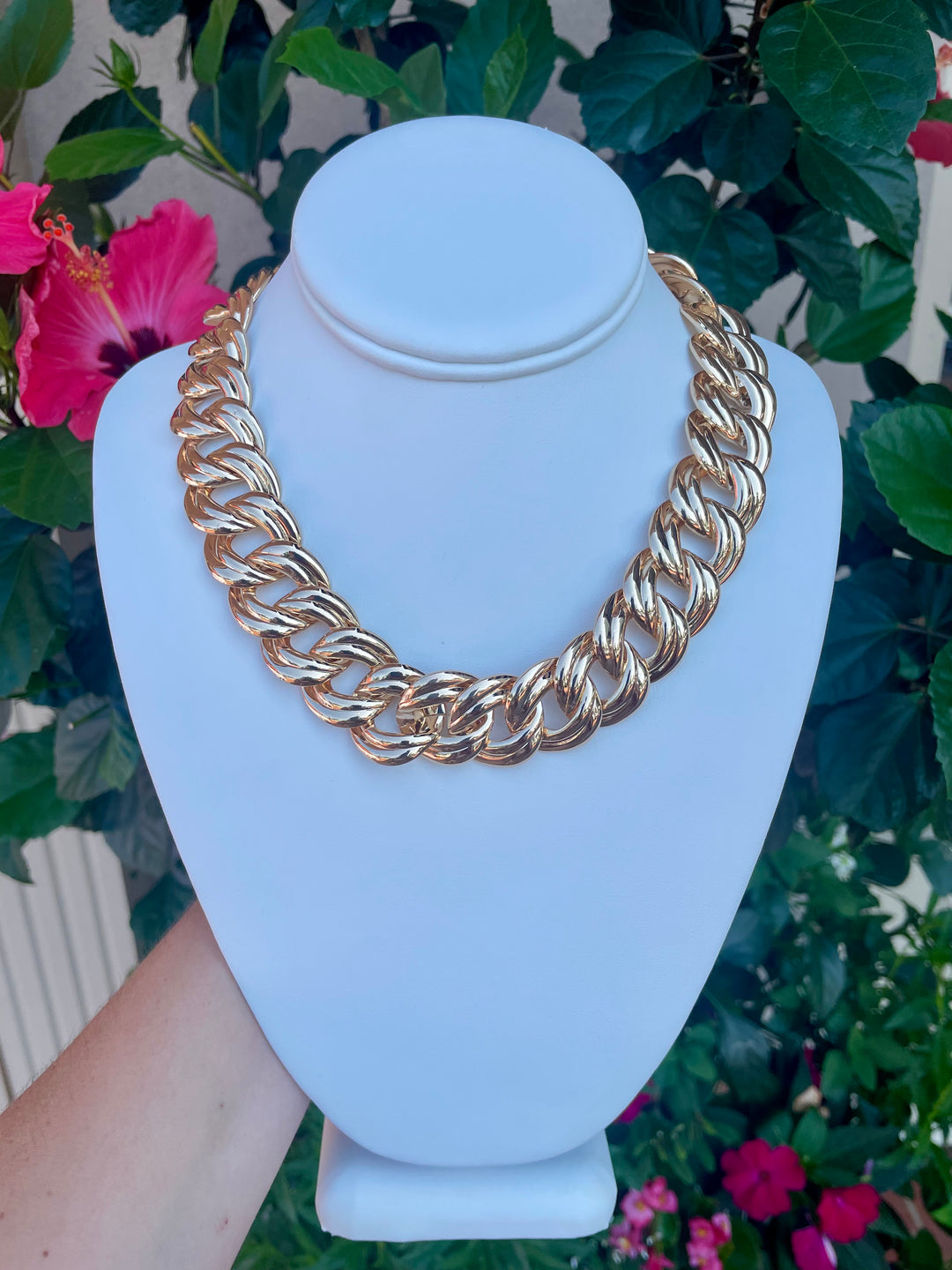 Texture Bold Chain Necklace