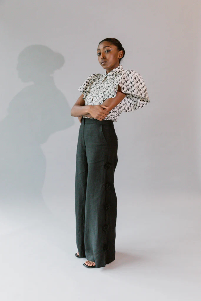 Statement Sleeve Shirt | Black Stairsteps