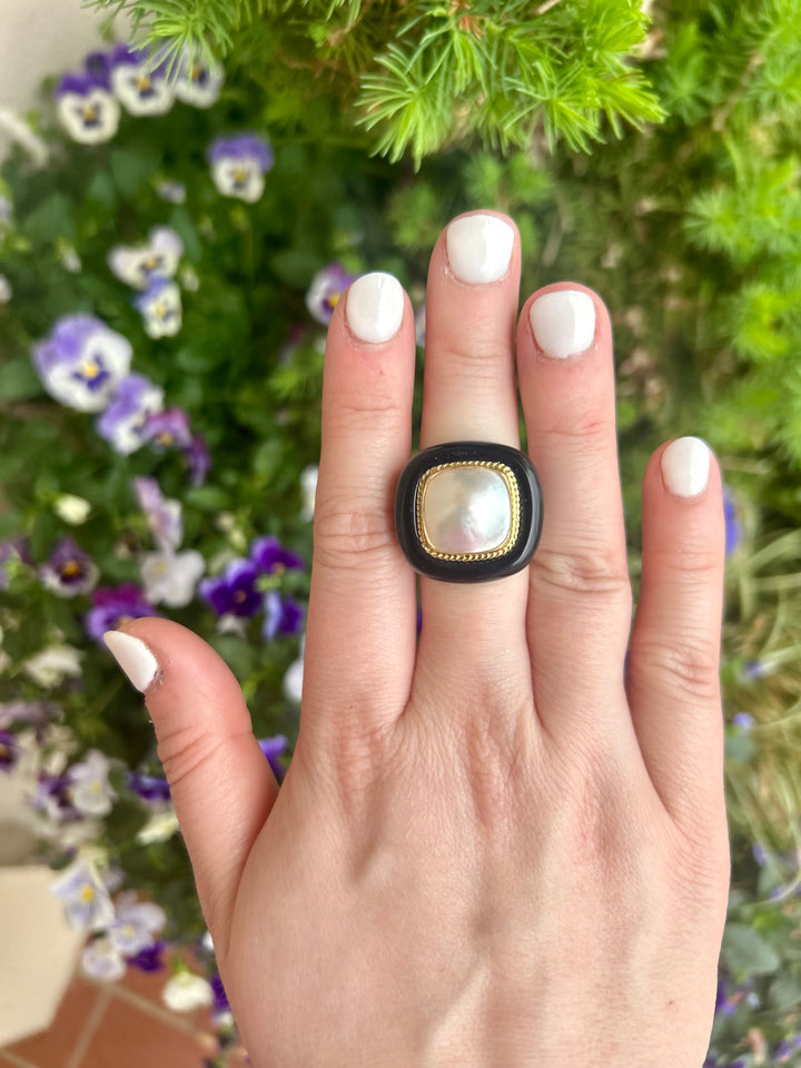 14kt Onyx and Mabe Pearl Ring