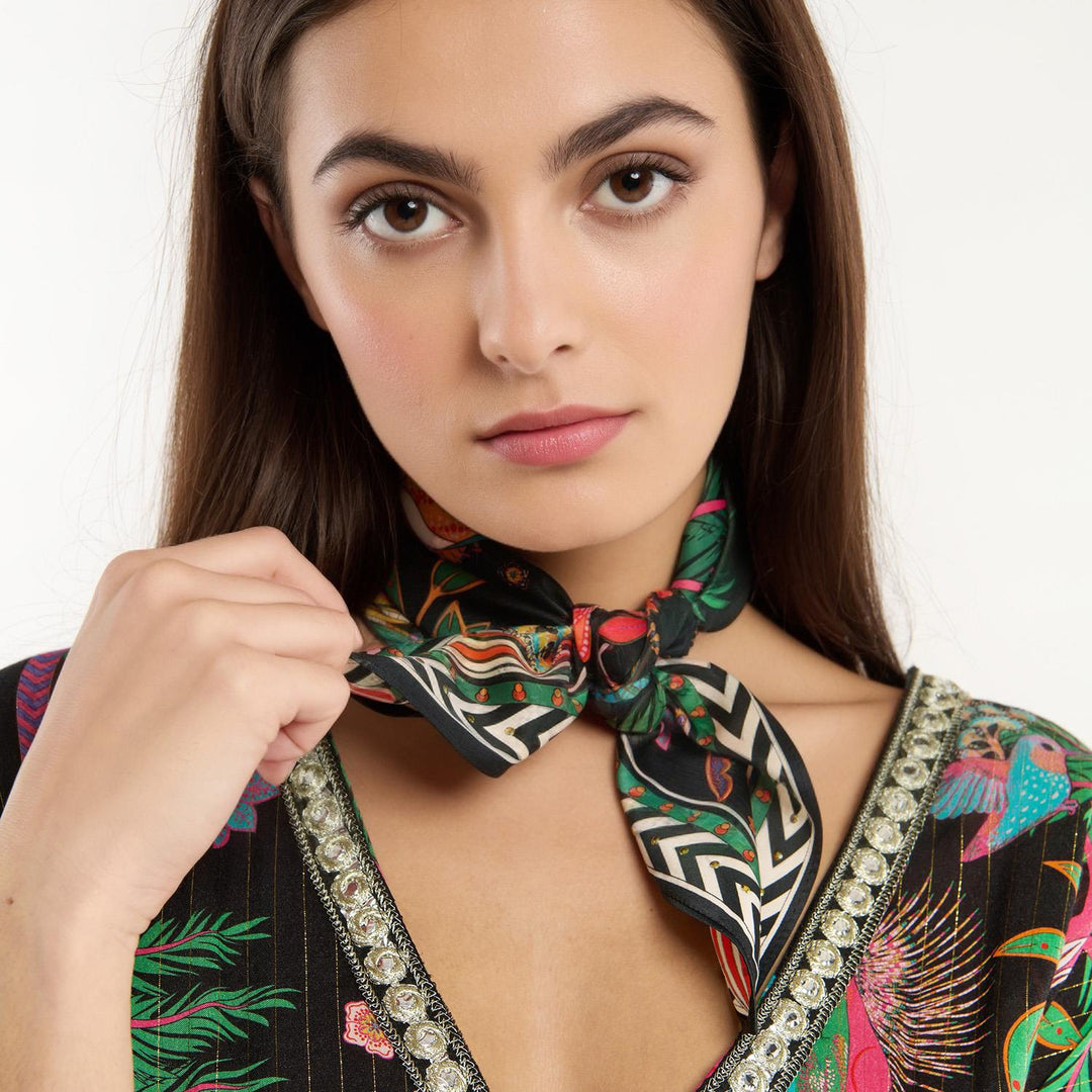 Magic India Mini Scarf | Black