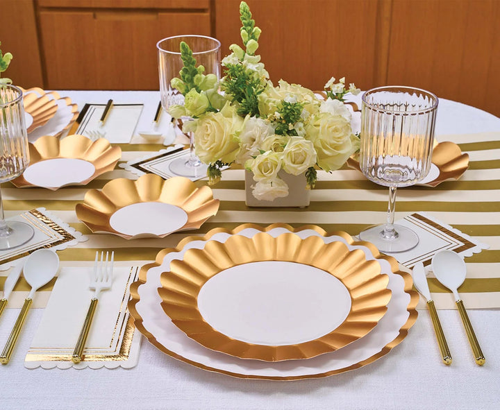 Scalloped Dinner Plate | White & Gold