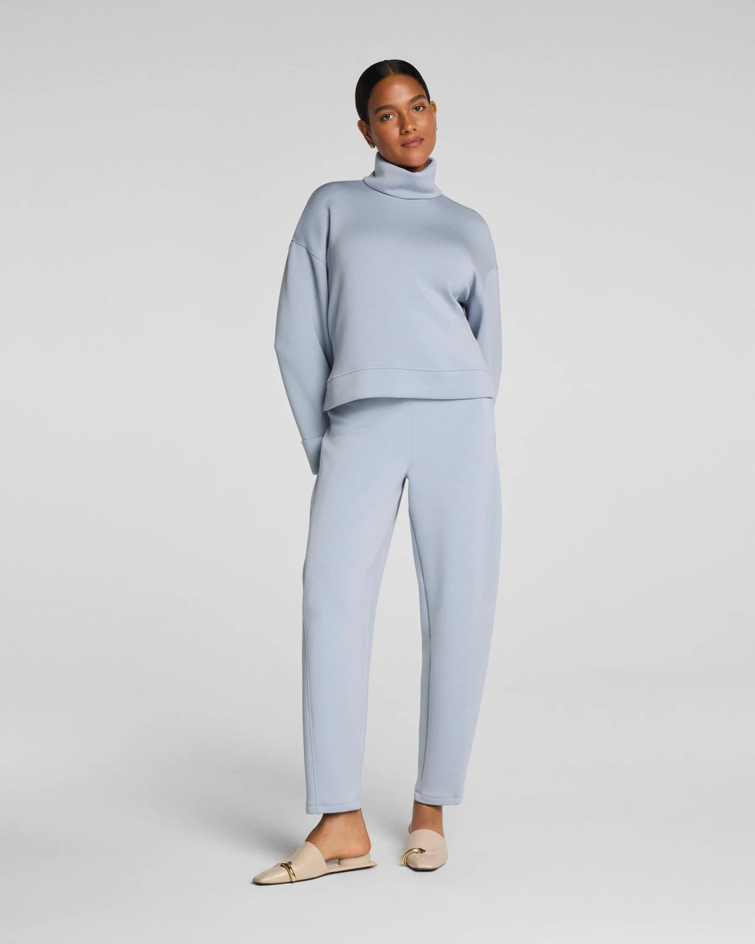 AirEssentials Barrel Leg Pant | Himalayan Cloud - Charlotte's Inc