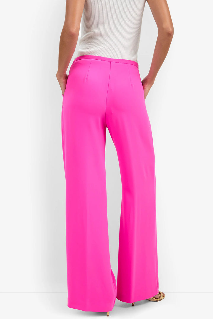 Tavia Pant