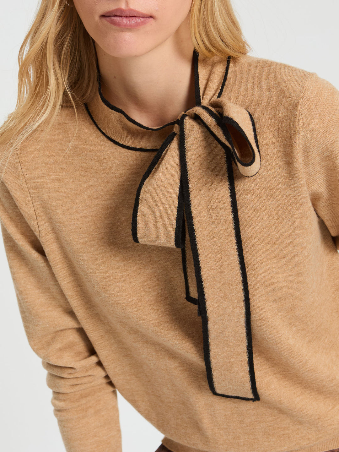 Bow Sweater | Beige & Black