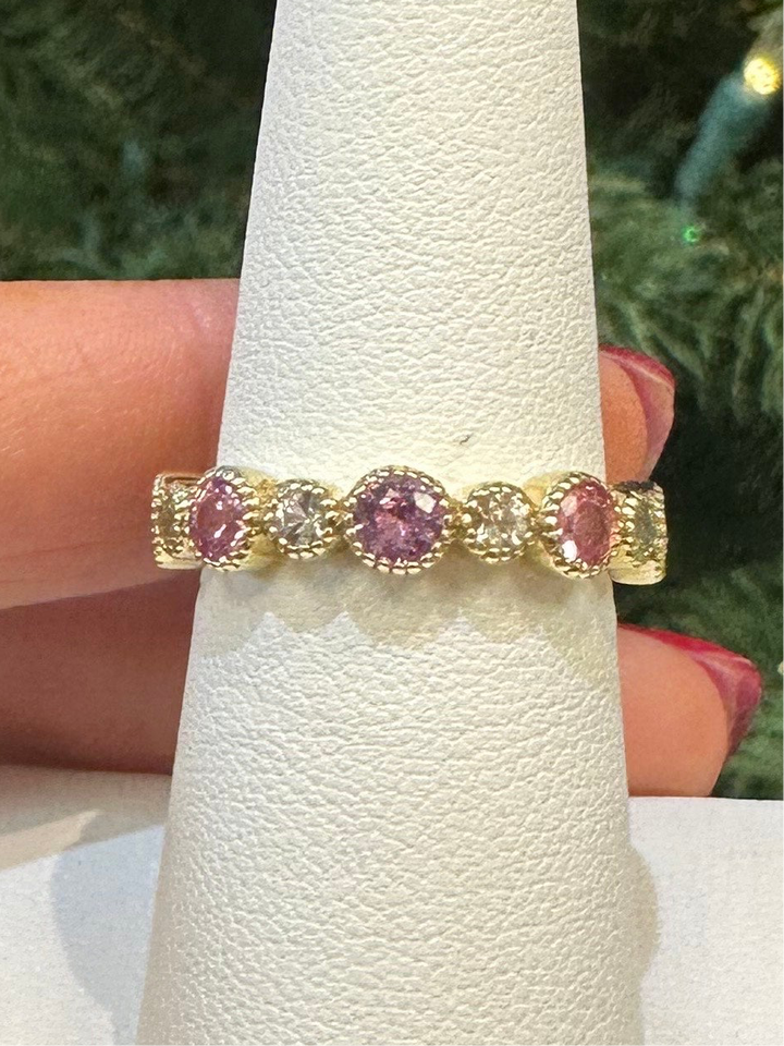 14kt .47pts white sapphire & 1.07cts pink sapphire Ring