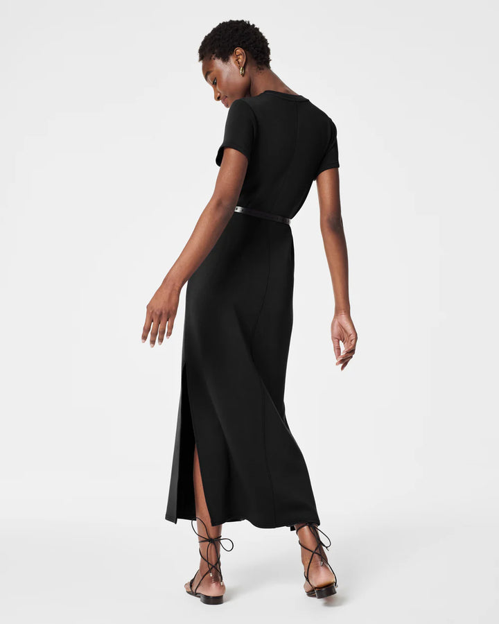 AirEssentials Maxi Dress | Very Black