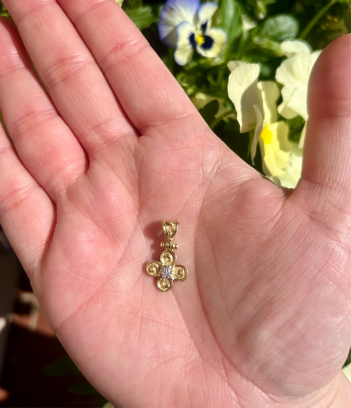 14kt .030cts Diamond Rounded Cross Pendant