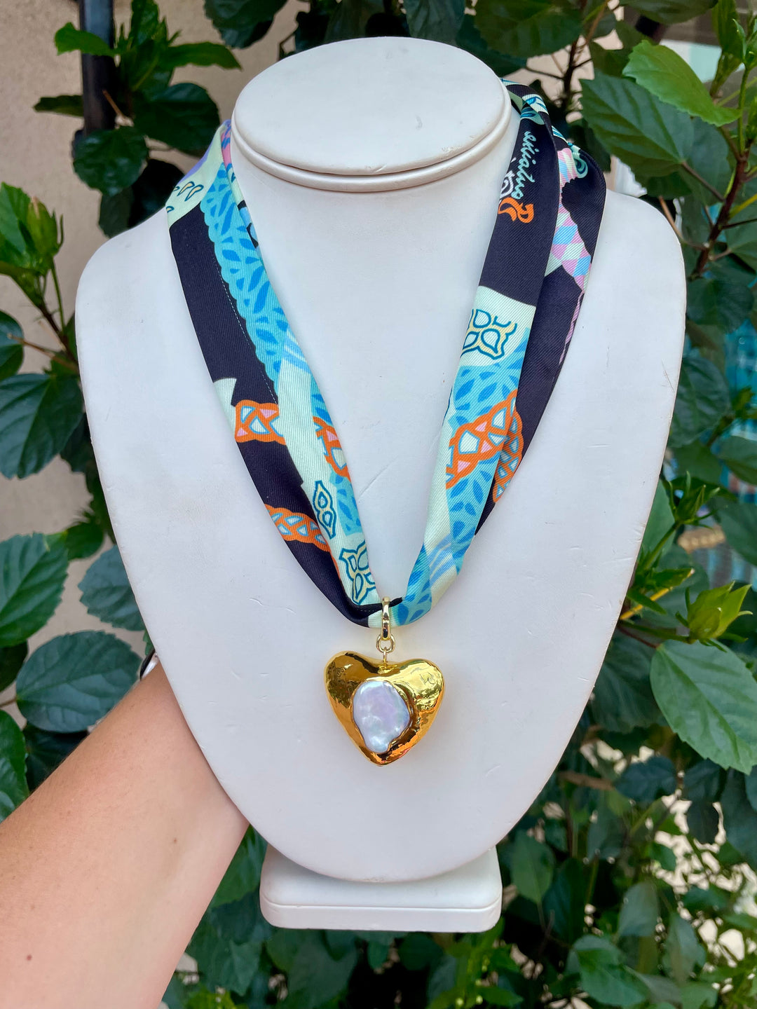 Twilly Tie Single Charm Necklace | +Colors