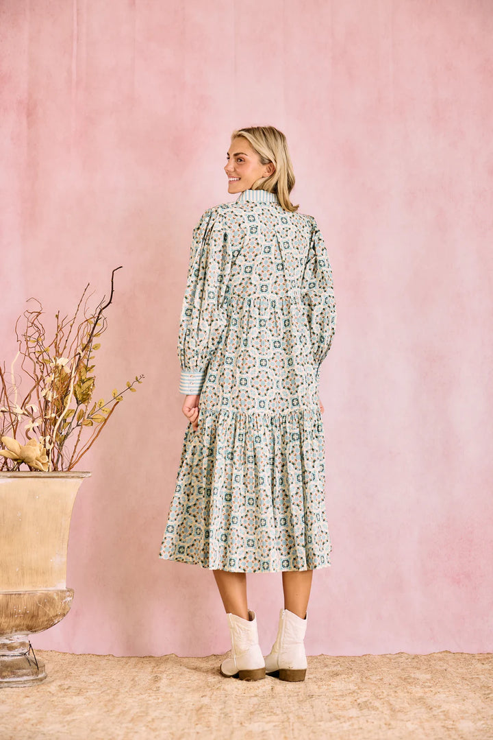 Laura Long Sleeve Dress | Quatrefoil Blue & Ivory