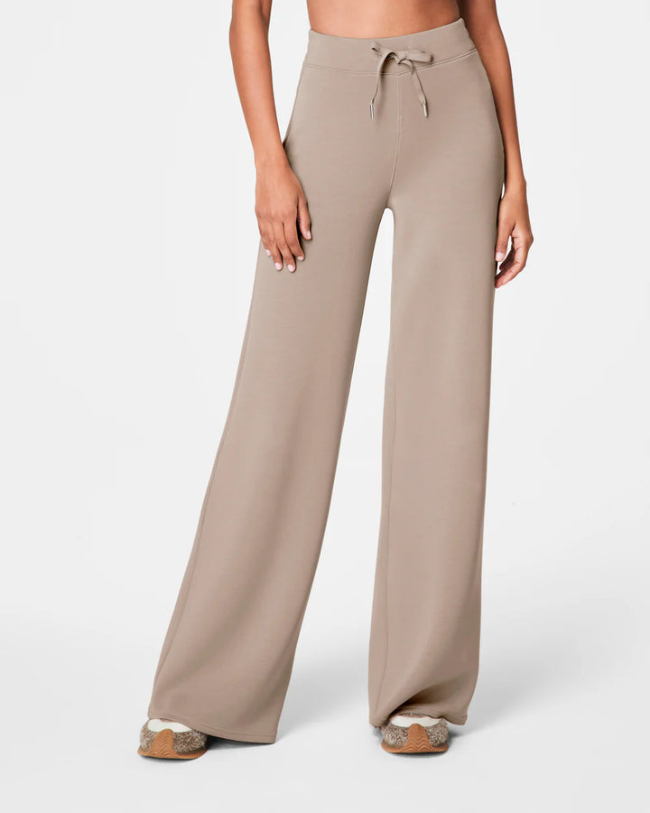 AirEssentials Wide Leg Pant | Ashwood