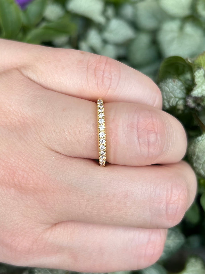 14kt Gold .175ct Diamond Tapered Band