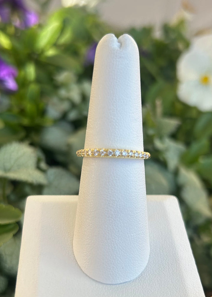 14kt Gold .175ct Diamond Tapered Band