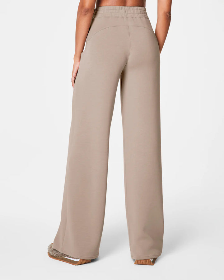 AirEssentials Wide Leg Pant | Ashwood