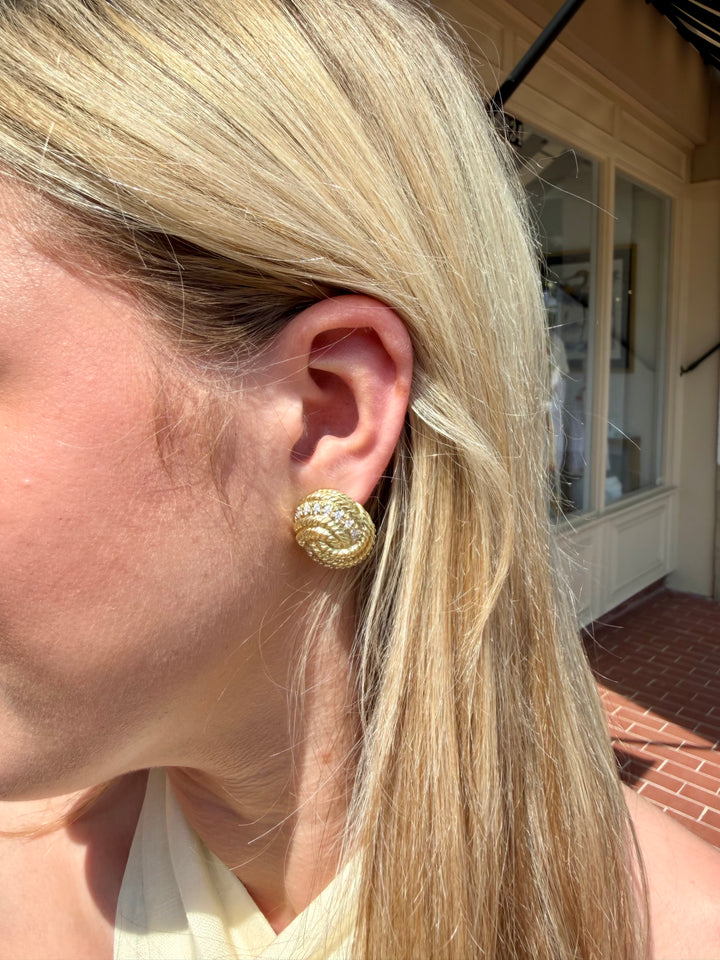 14kt Gold Swirl Earring with .9ccts Diamonds EZ5843
