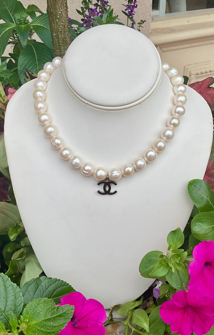 Large CC Pearl Choker