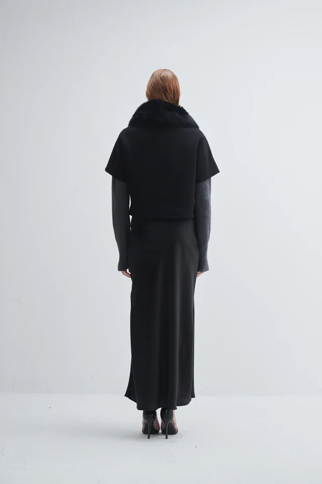 Short-Sleeve Jacket with Fur Collar | Black
