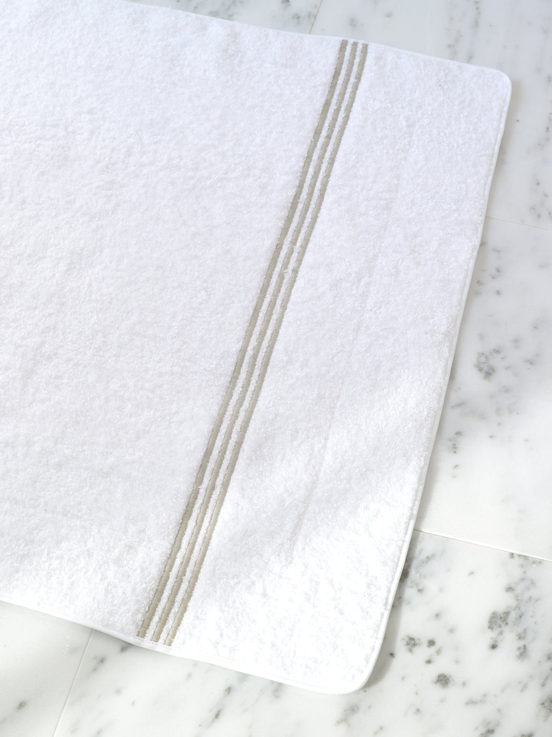 Bel Tempo Bath Towel
