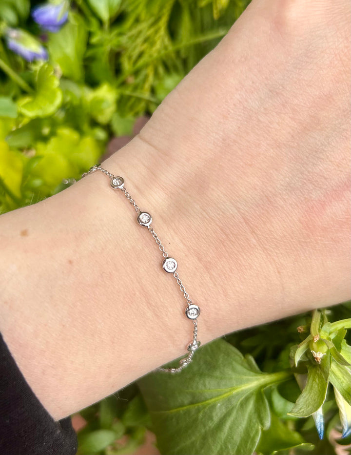 18kt White Gold Diamond Station Bracelet