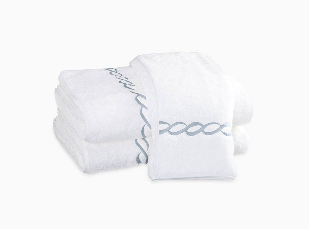 Classic Chain Bath Towel