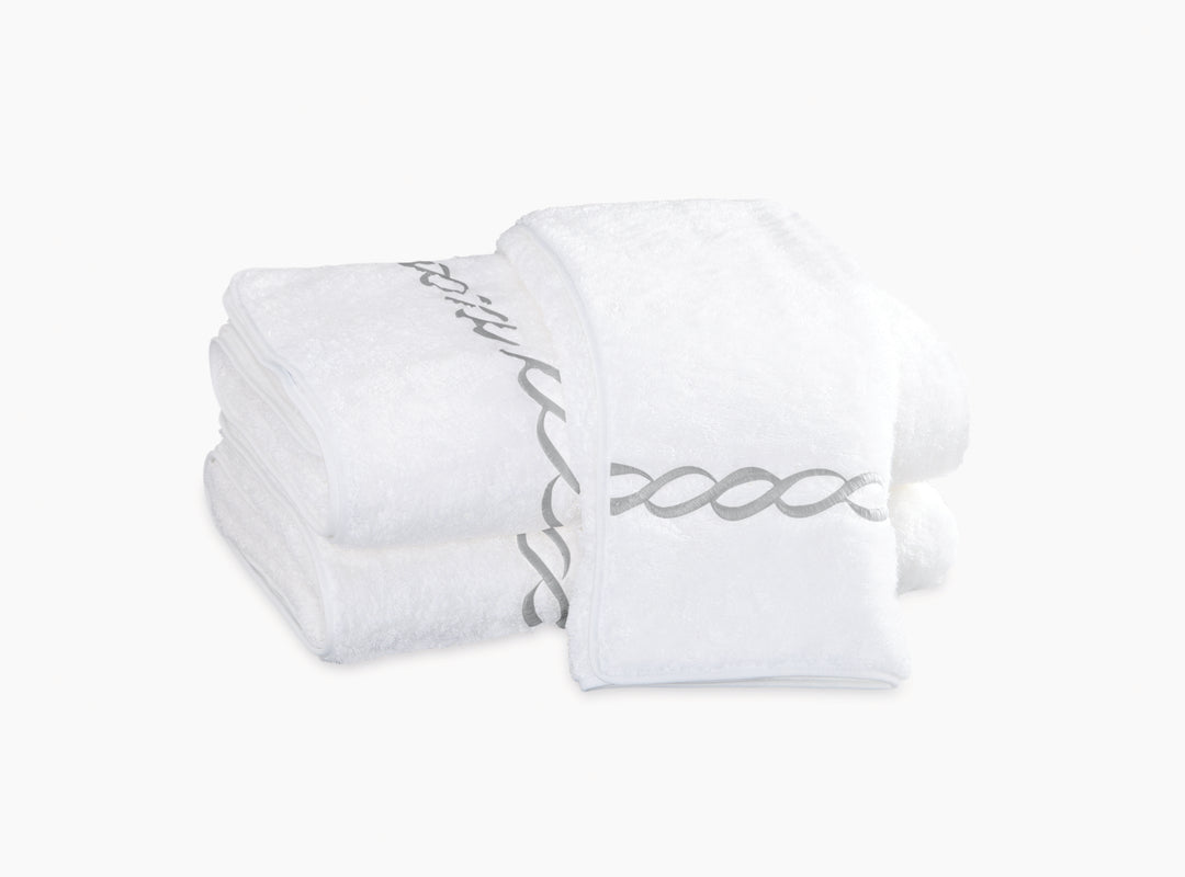 Classic Chain Bath Towel