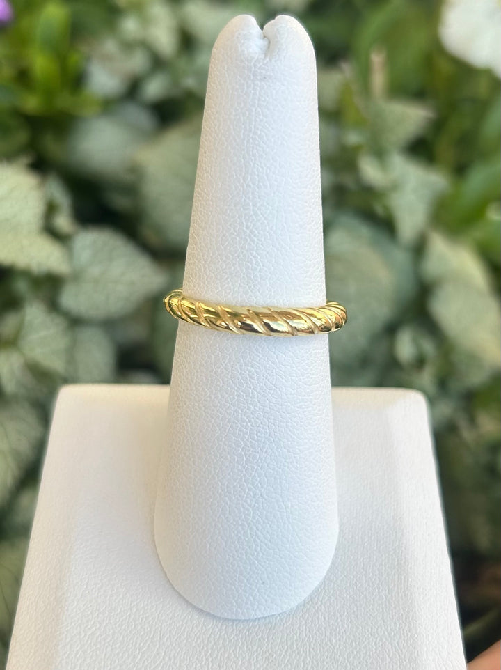 14kt Gold Tapered Twist Band