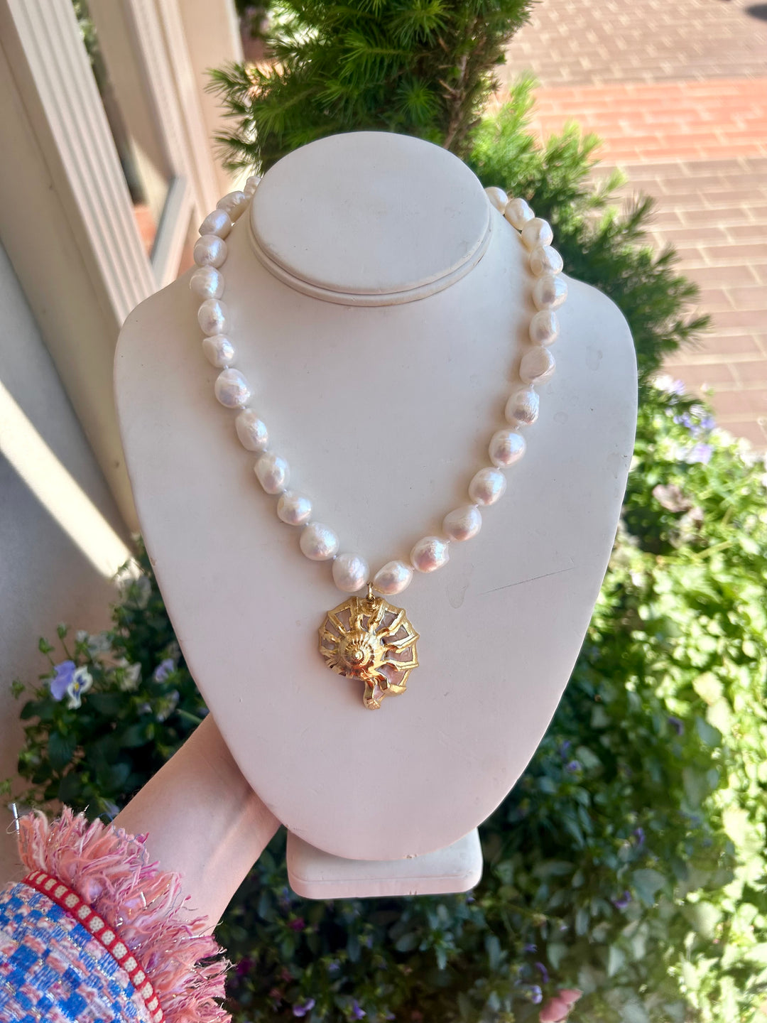 Allie Beads Hand Tied Freshwater Pearl Shell Necklace