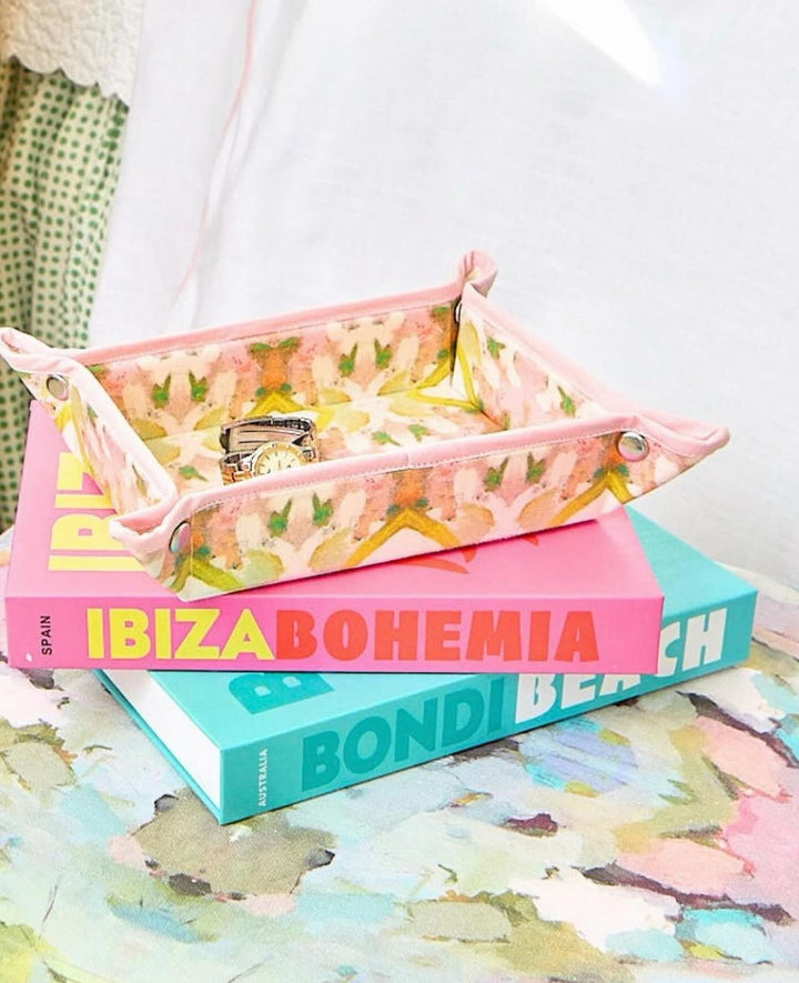 Laura Park snap tray