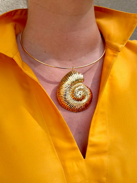 Gold Conch Shell Collar Necklace