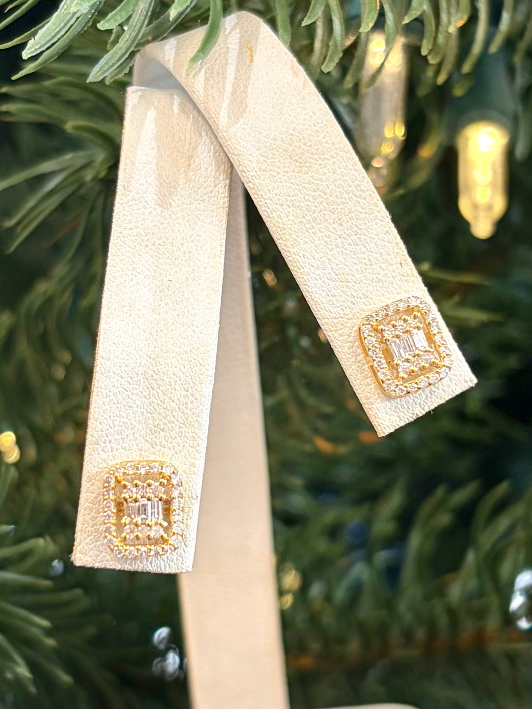 14kt .4ct Diamond Cluster Earring