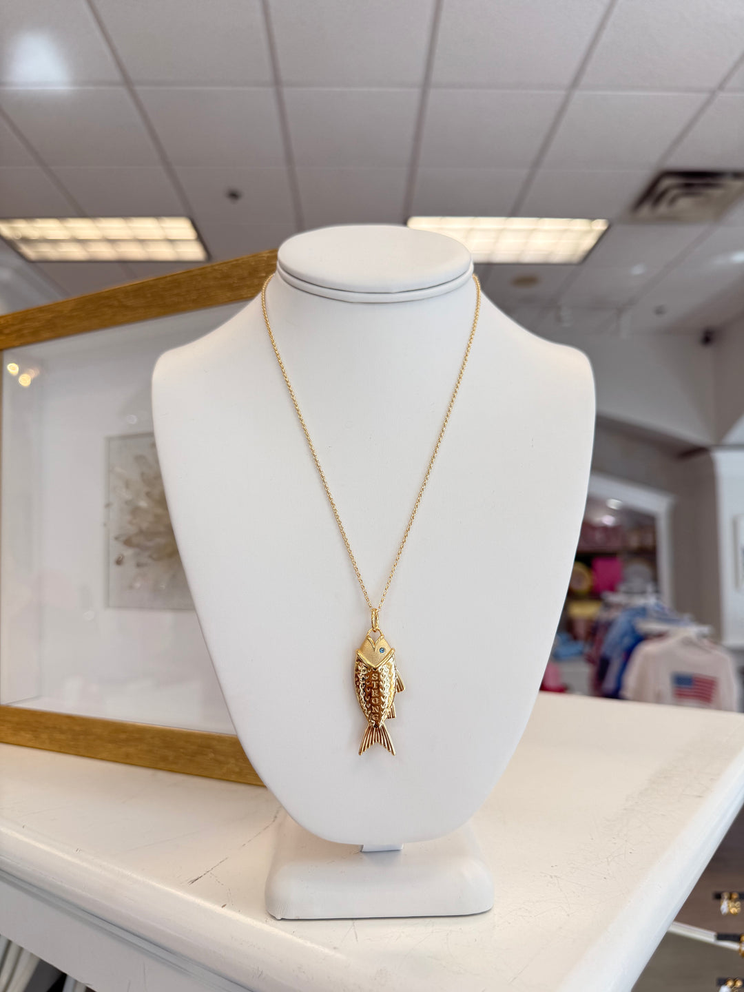 STRONG Amore Fish Pendant on Classic Rolo Chain