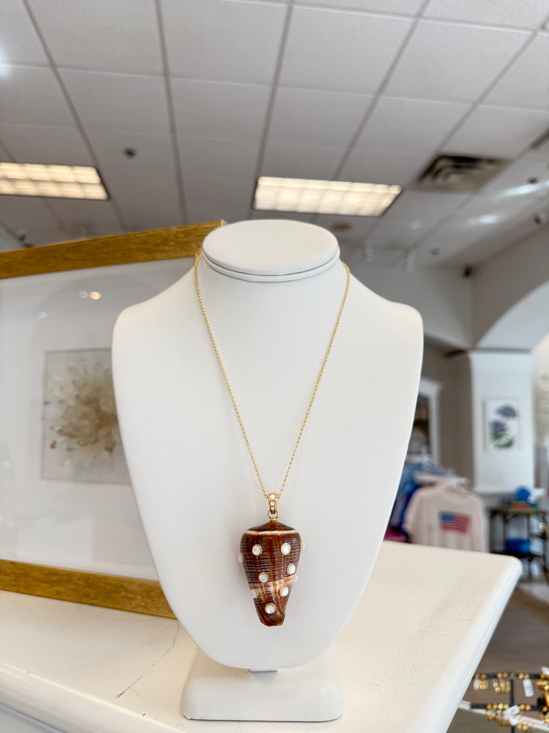 STRONG Decked Out Shell Pendant on Classic Rolo Chain