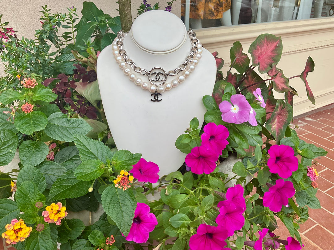 Large CC Pearl Choker
