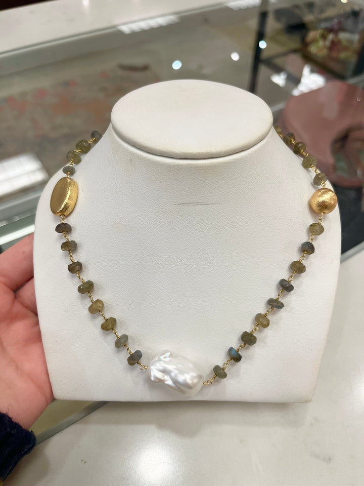 Beaded Necklaces With Pearls and Gold