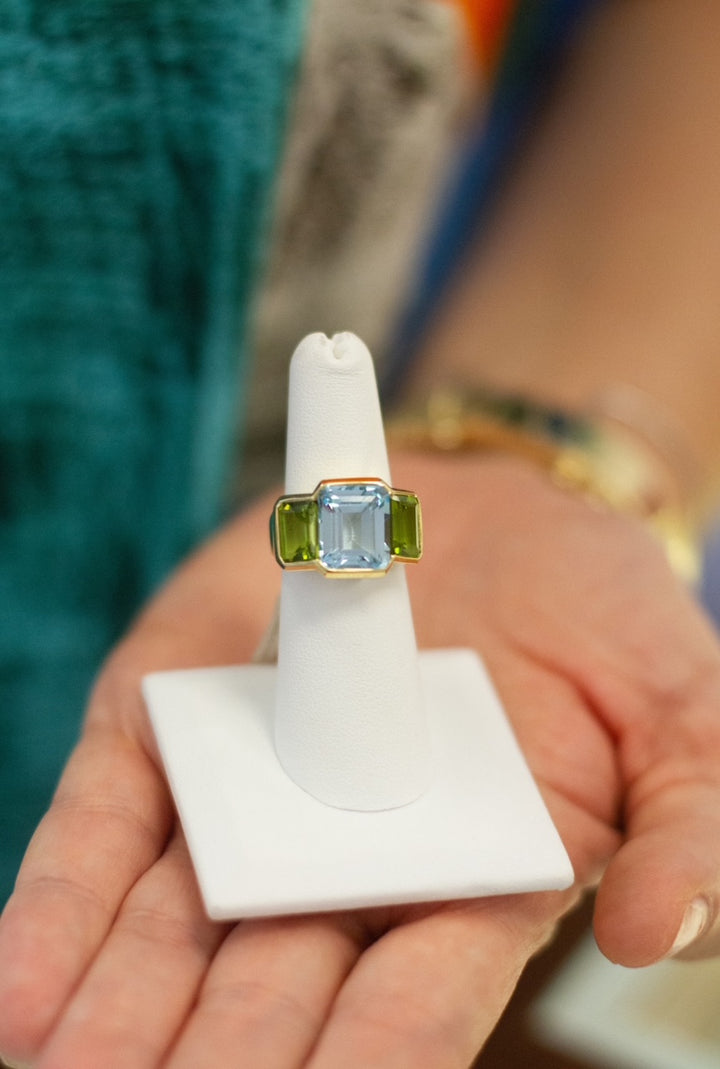 14kt 3 Stone Blue Topaz & Peridot Ring