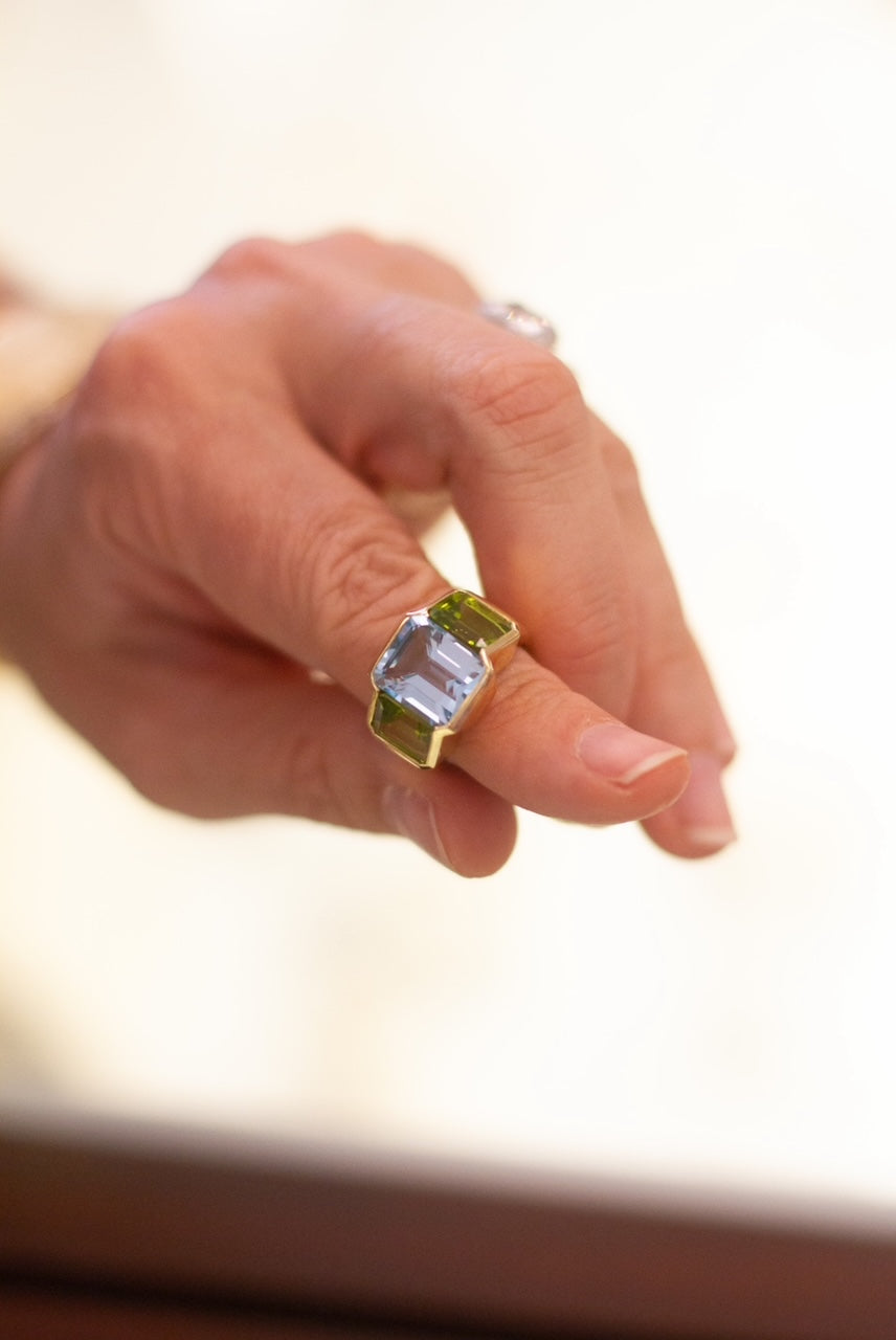14kt 3 Stone Blue Topaz & Peridot Ring
