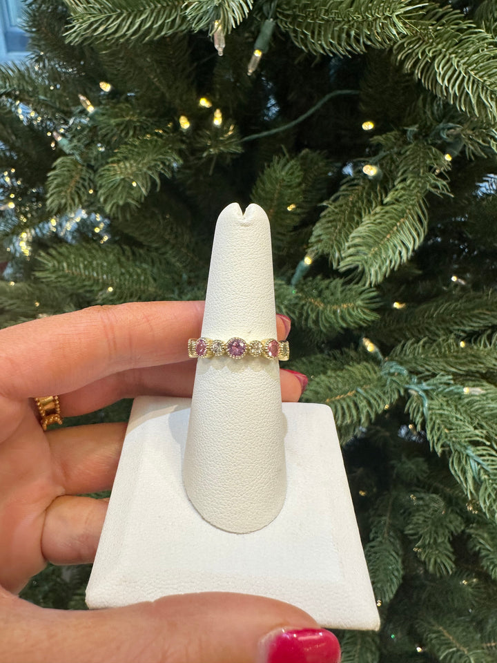 14kt .47pts white sapphire & 1.07cts pink sapphire Ring