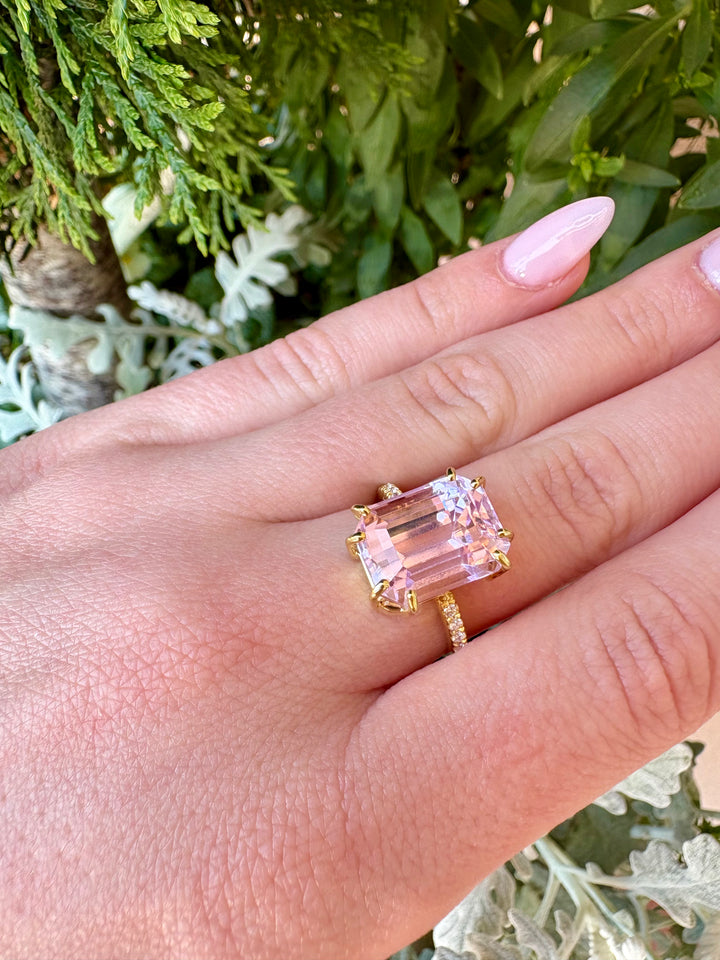 14kt 10.92 Kunzite & .10ct Diamond Ring R17754DKZ