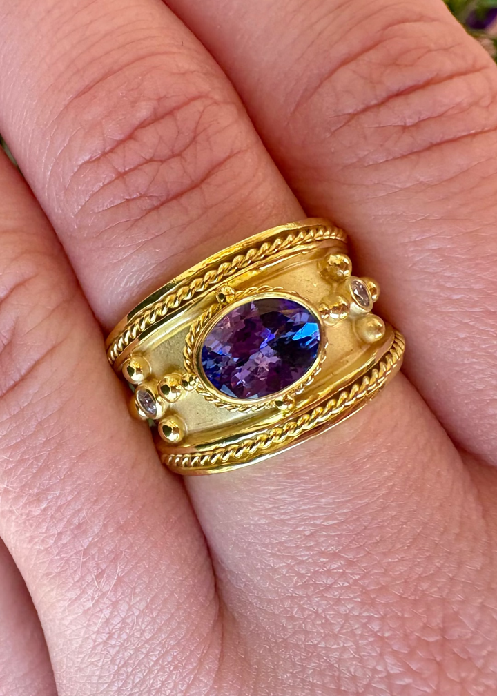 14kt Oval Tanzanite & .10ct Diamond Ring R14043TZ