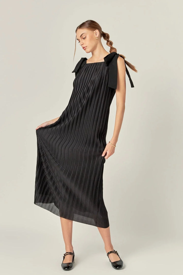 Bow Detailed Pleated Maxi Dress | Black