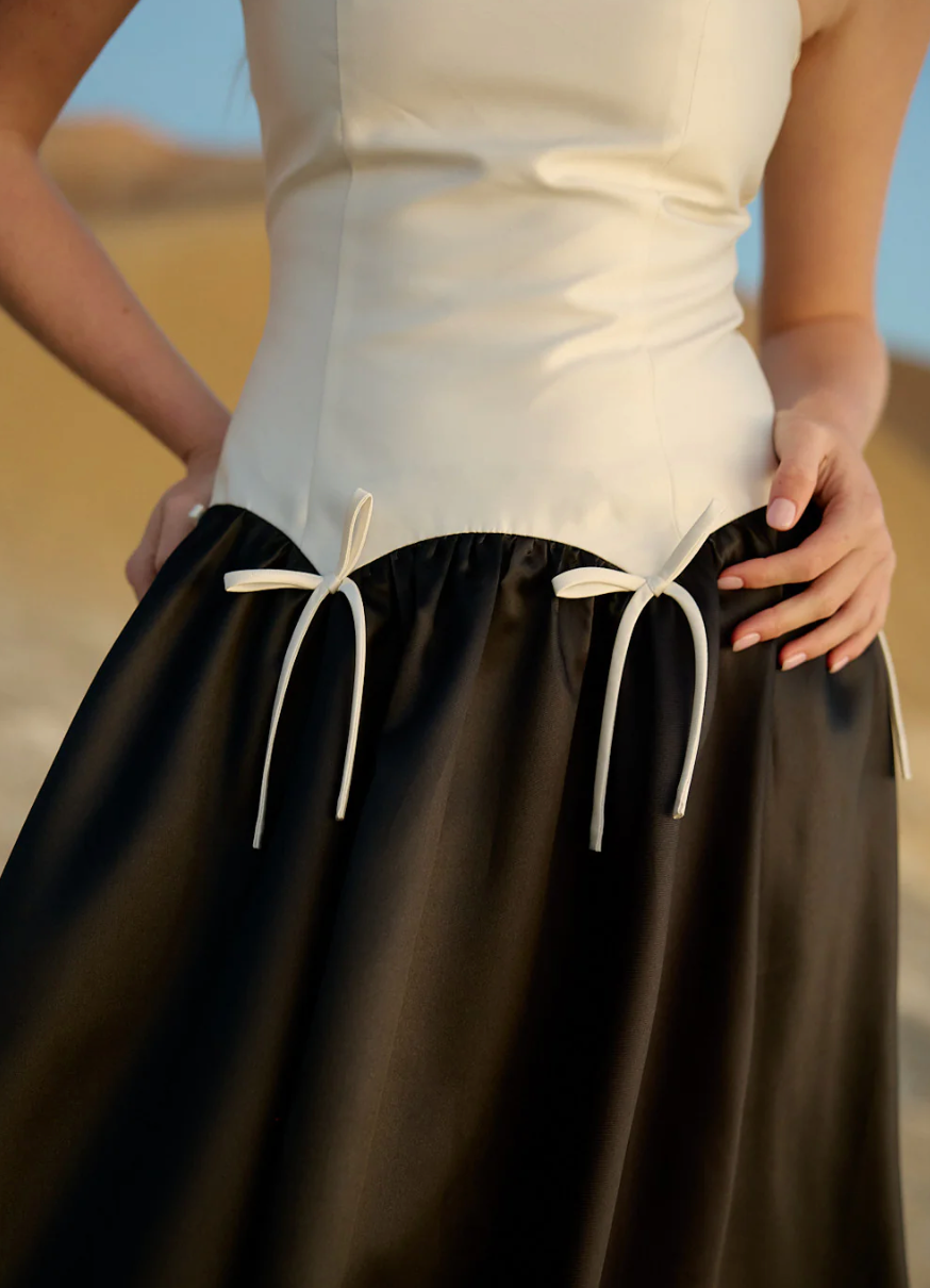 Marguerite Gown in Nero Antique