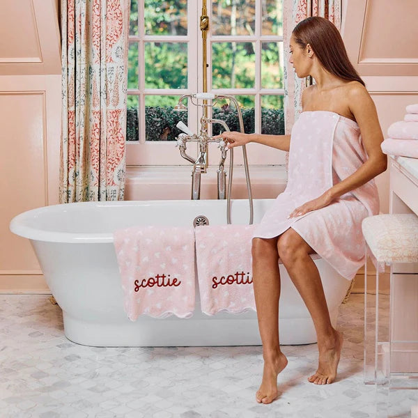 Weezie Patterned Scallop Bath Towel | + Colors