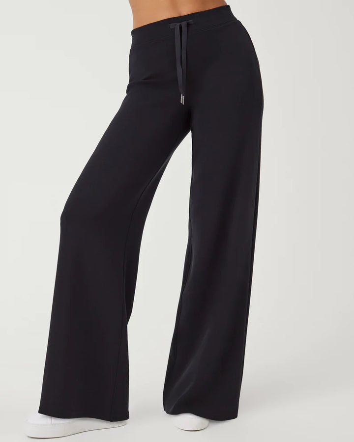 Spanx Air Essentials Wide Leg Pant | Very Black