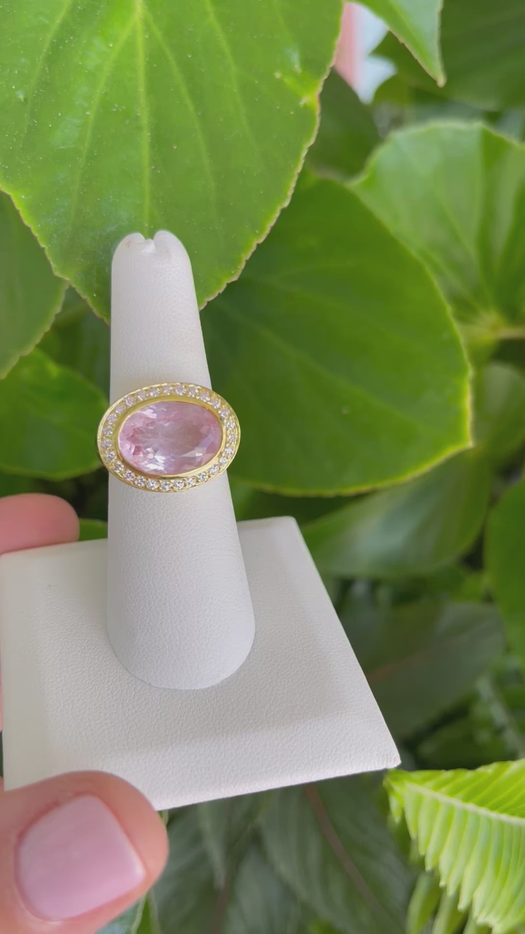 6.0ct Morganite & .40ct Dia 14kt Gold Ring