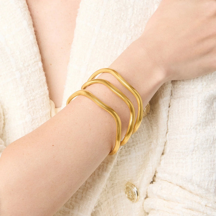 Wave Bangle | Gold