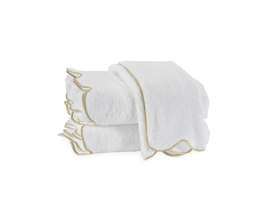 Cairo Scallop Bath Collection